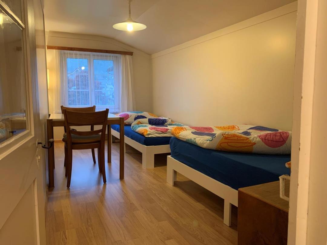 Revier Grosi'S Art Apartment Netstal Ngoại thất bức ảnh